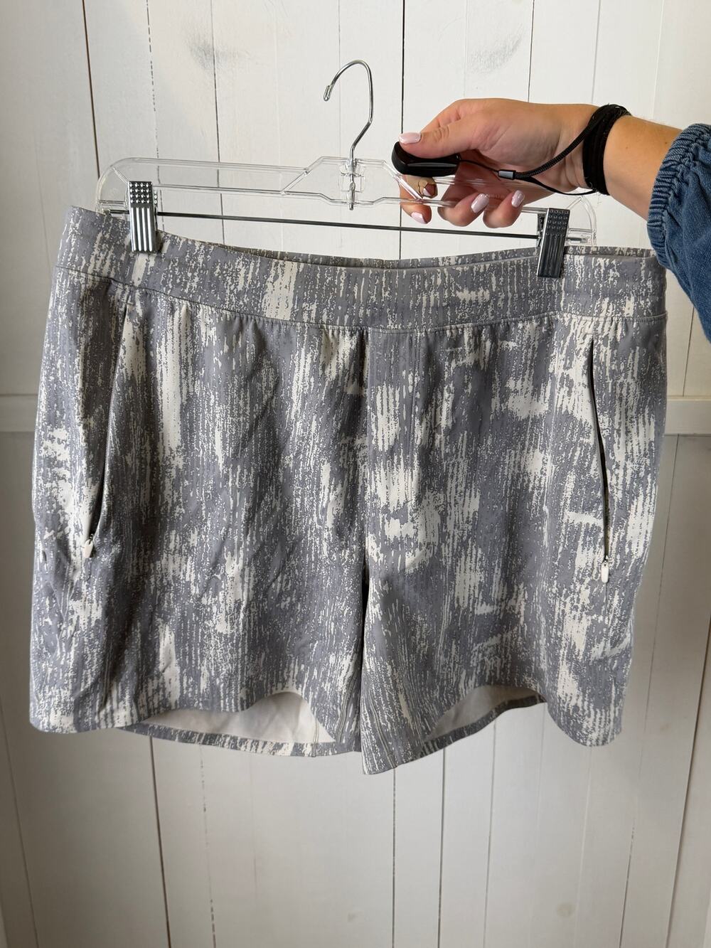 Lululemon Gray White Athletic Shorts Women's XL